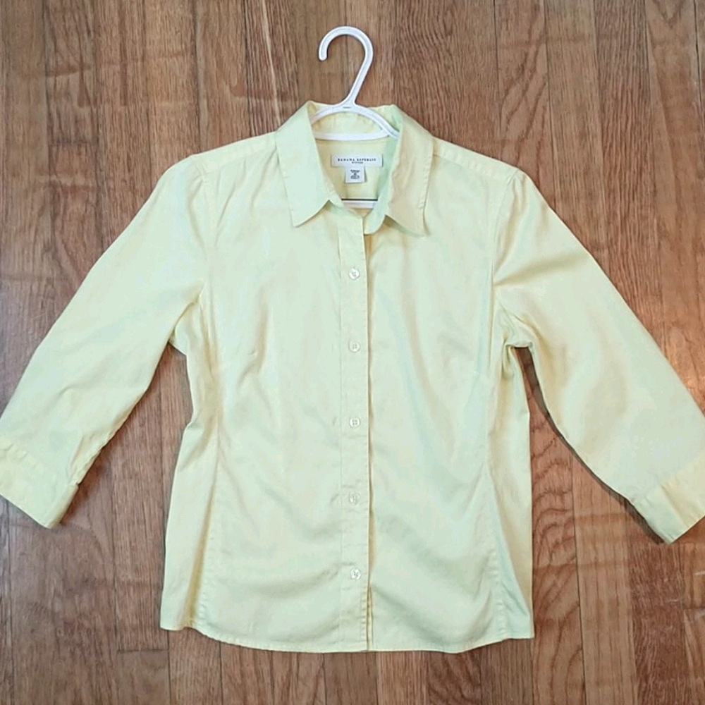 Banana Republic button down office shirt - M